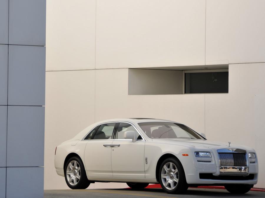  Rolls-Royce Ghost 2009 года  (US) (фото 2 из 17)